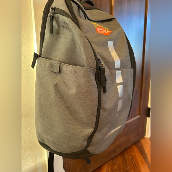 Nike Elite backpack Like new! Barely ever used. - Picture 3 of 6